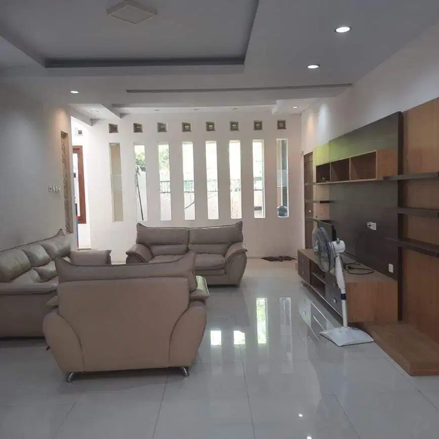 Rumah Bagus sangat Strategis Ring 1 Presiden RI ke 7  Banjarsari Solo