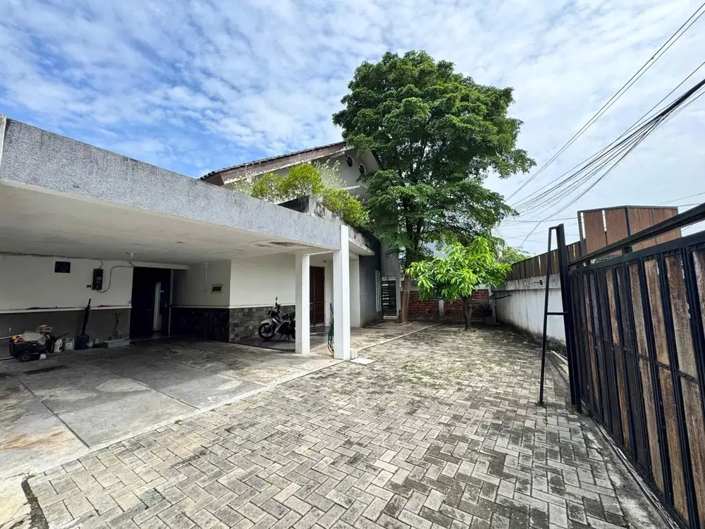 Rumah Siap Huni Akses Jalan 2 Mobil Lokasi Strategis  di Otista JakTim