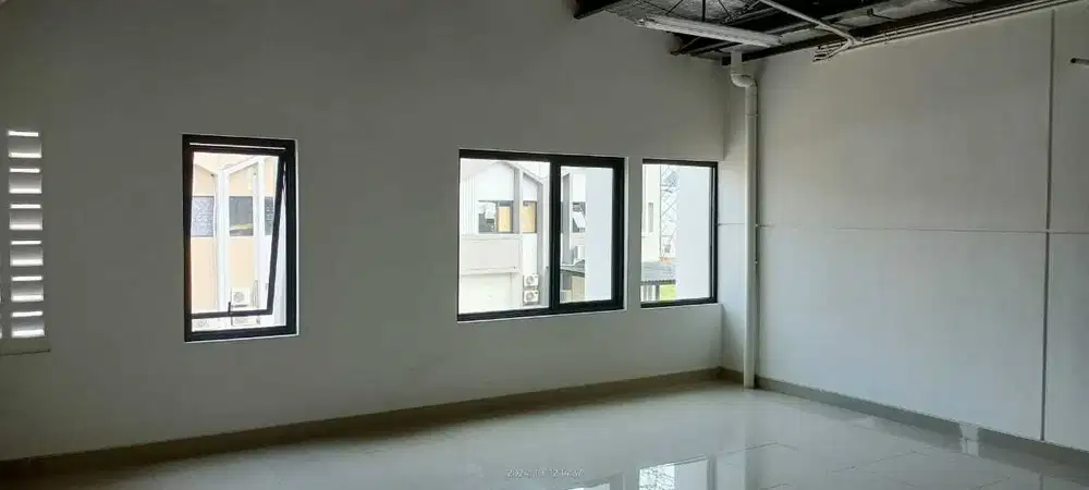 DISEWAKAN GUDANG GANDENG DI TAMAN TEKNO BSD CITY