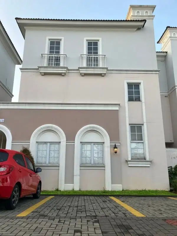 Rumah Bagus Siap Huni di Vanya Park BSD City