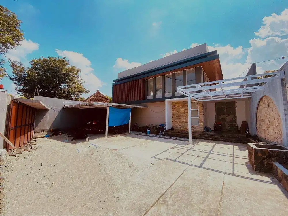 Rumah Mewah Modern  Strategis Tengah kota Serengan Solo