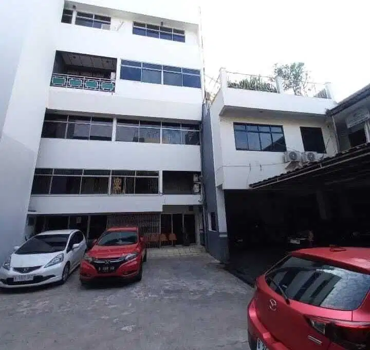 di jual rukan 5 lantai di jalan raya jatinegara barat, jakarta timur.