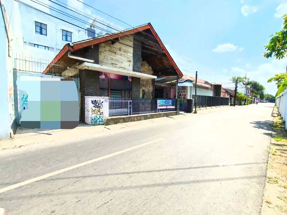 Rumah Klasik sangat Strategis Dekat Mangkunegaraan Banjarsari Solo