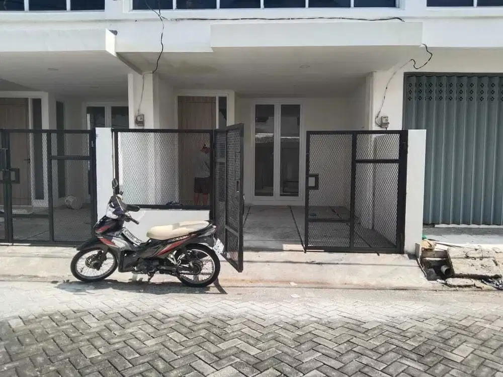 BARU GRESS COCOK BUAT KANTOR Dijual Ruko Ploso Baru Surabaya Timur