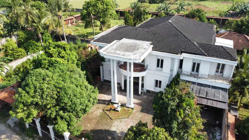 DIJUAL RUMAH MEWAH LUAS BARU RENOV SIAP HUNI DI TAPOS DEPOK