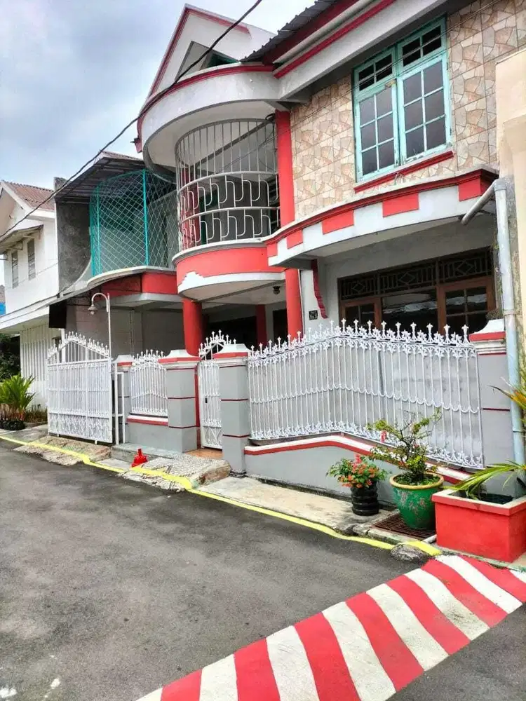 Rumah Strategis dekat Grand Mercure Hotel Solobaru Sukoharjo