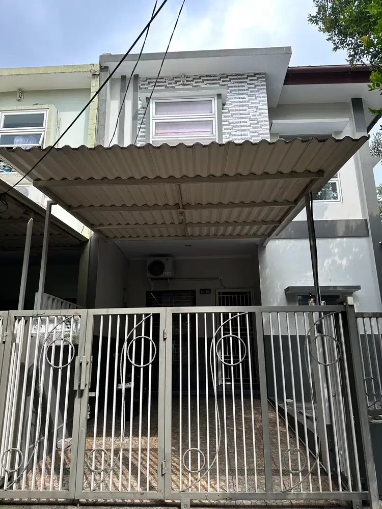 Rumah Cantik Rapi Posisi Hook di Tangerang Selatan