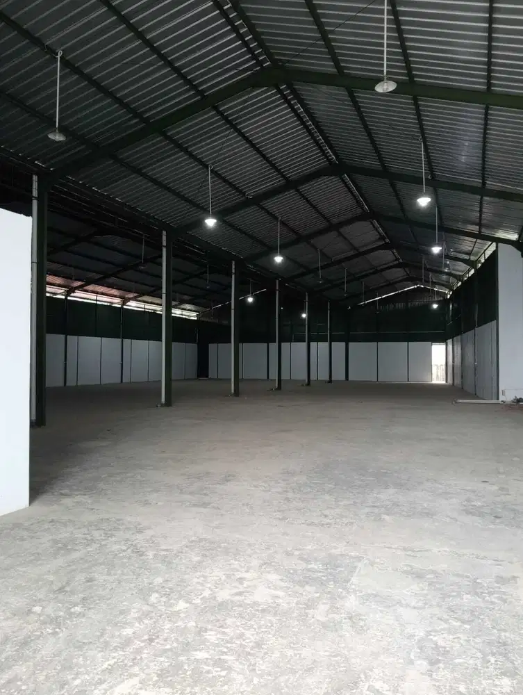 Gudang 1100 meter di dekat jalan raya transyogi cileungsi kab bogor