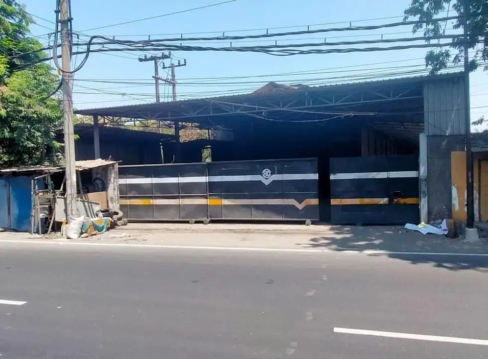 Raya kletek gudang siap pakai