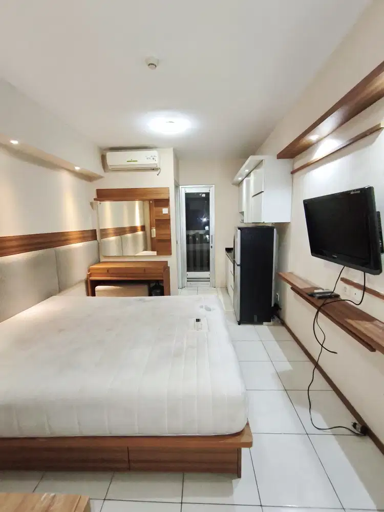 Sewa  Studio Furnish View Kolam Apartemen Green Bay Pluit Jakarta Utar