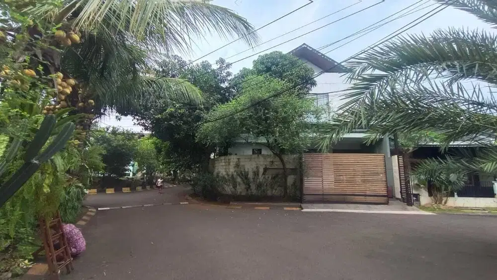 RUMAH HOOK 2 LANTAI  NUSA LOKA BSD CITY TANGERANG BU