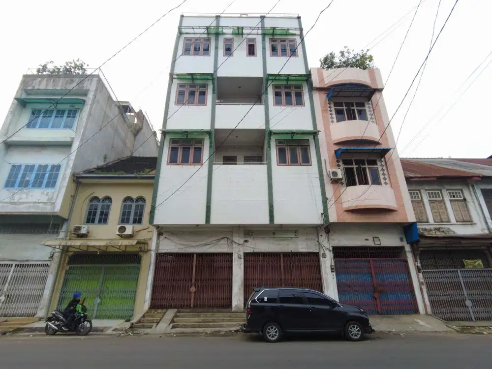 Ruko Gandeng 2 di Jalan Riau ( Dekat Sutomo )