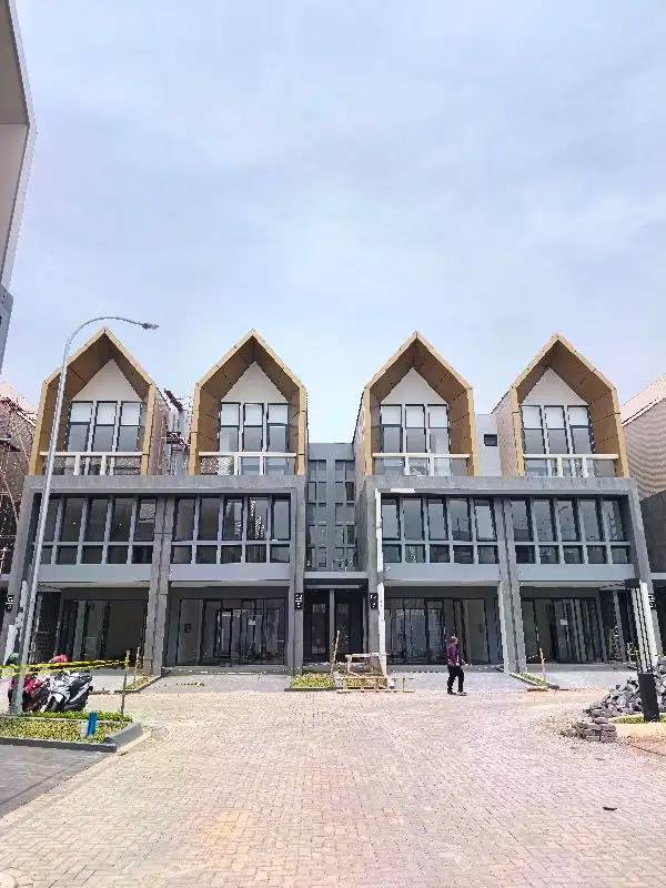 DELREY BUSINESS TOWNHOUSE SIAP PAKAI FREE PPN  SAMPING ZORA
