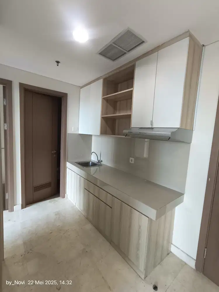 Disewakan 2BR Semi Furnished Apt. Puri Orchard lt. rendah View Pool