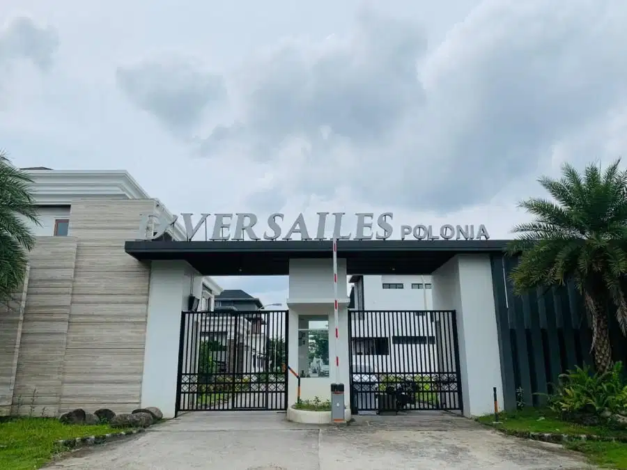 Kavling di Komplek Versailes ( Polonia )