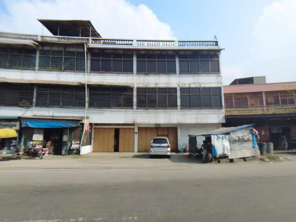 Ruko Gandeng 3 di Jalan Pertempuran