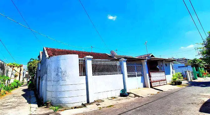 Rumah murah di perumahan gading Permai solo baru