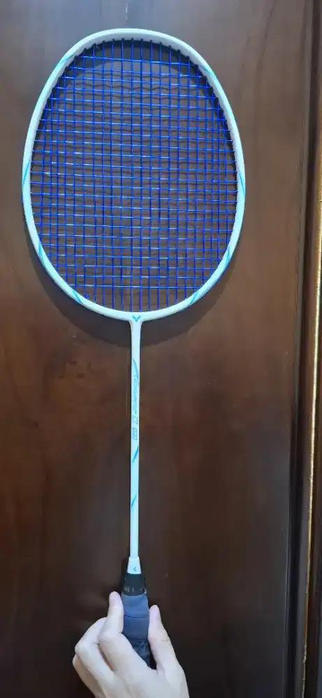 Raket Bulu Tangkis Victor