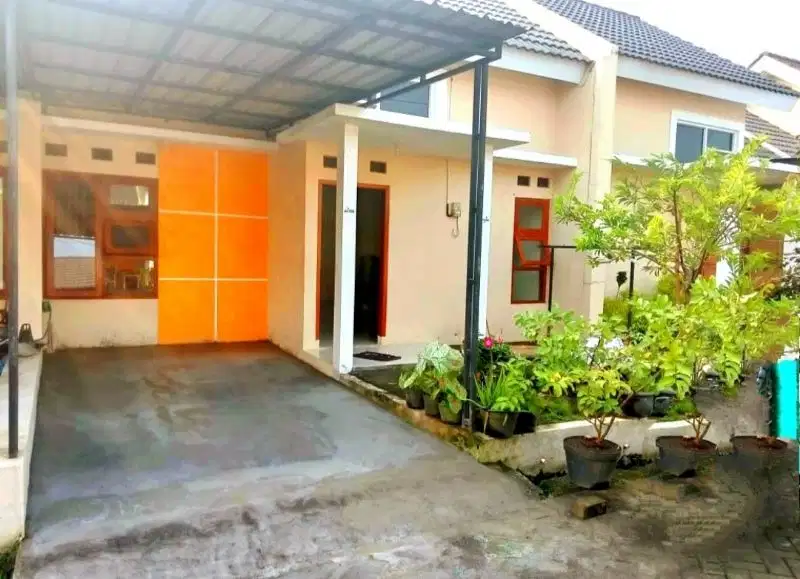 Rumah cantik di perumahan cluster elite solo baru