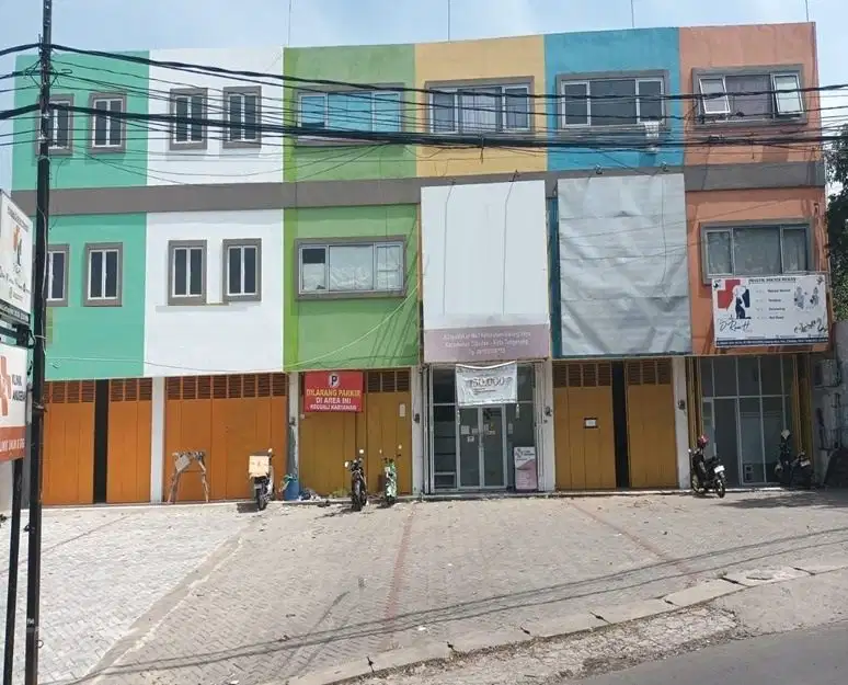 ruko 3 lantai gandeng uwung jaya tangerang - AT