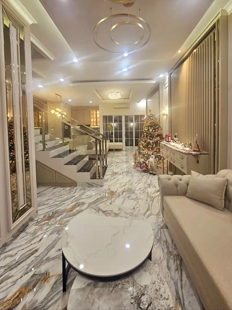 Dijual rumah mewah di cluster Menaggio Village bangunan mandiri &megah