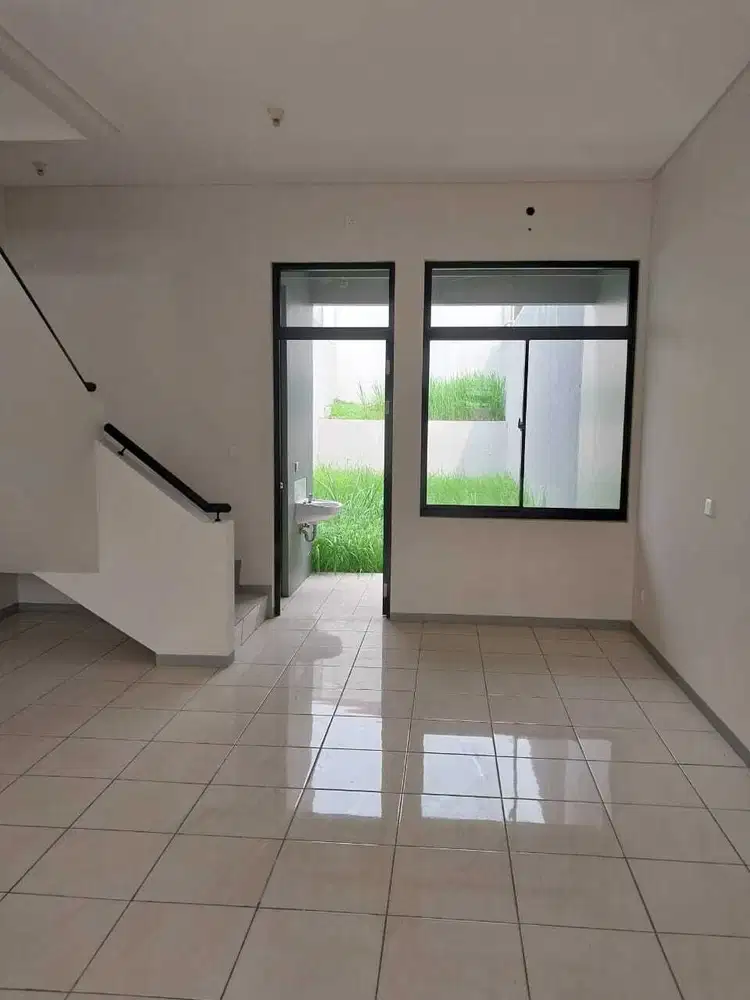 Disewakan Ruko Strategis HBBC Kota Baru Parahyangan