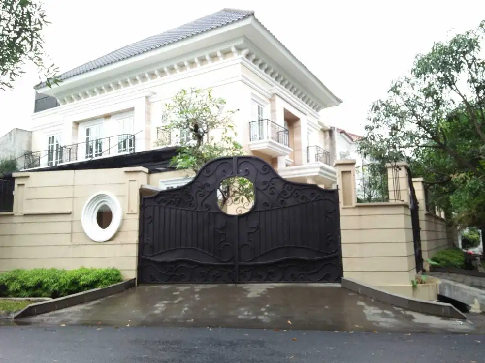 Disewakan Rumah Mewah 4 KT Semi Furnish di Kebayoran Baru, Jakarta Sel