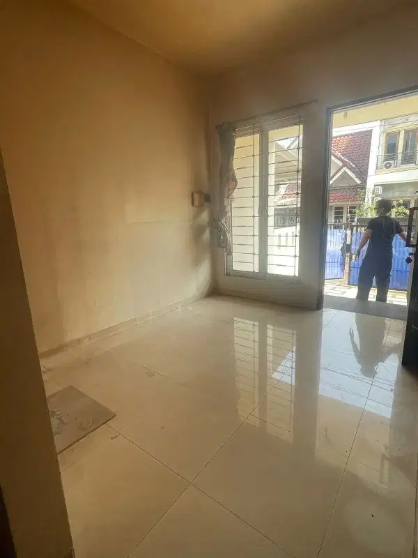 Dijual cepat rumah di Citra 3 Jakarta Barat
