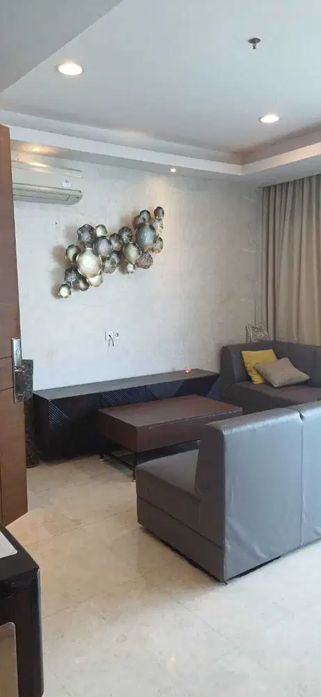 Disewakan Apartemen The Windsor 3BR Tower Signature