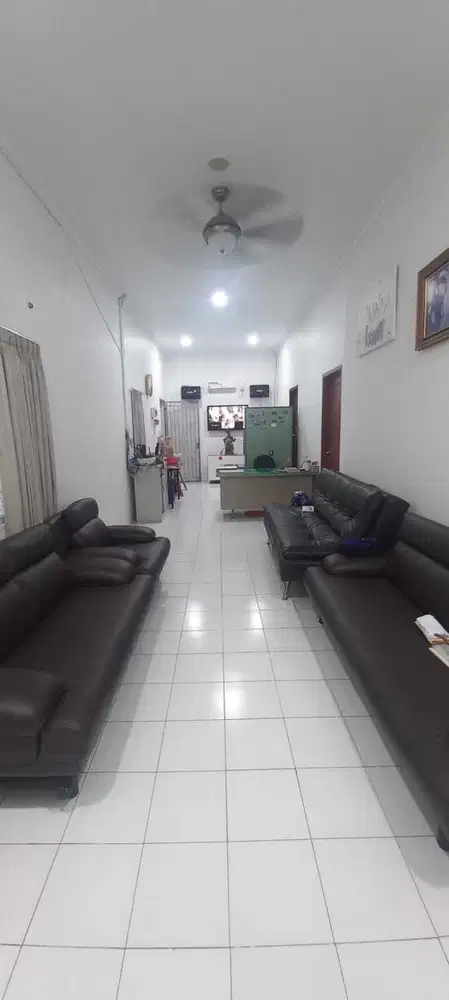 Dijual Cepat Rumah di Area Komersil Tanjung Duren