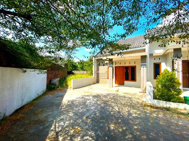 Rumah murah lahan luas 139 m2 di perumahan gentan mayang