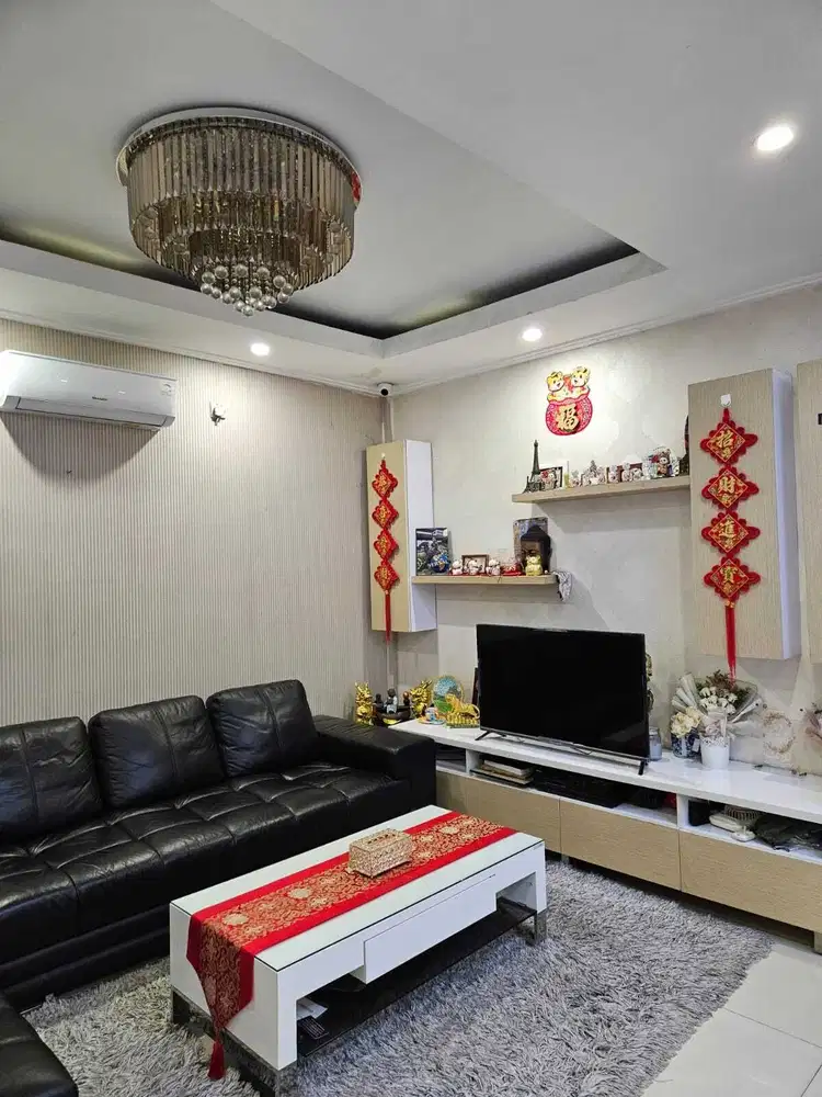 DIJUAL/DISEWAKAN RUMAH TAMAN PALEM LESTARI SEMIFURNISHED JAKARTA BARAT