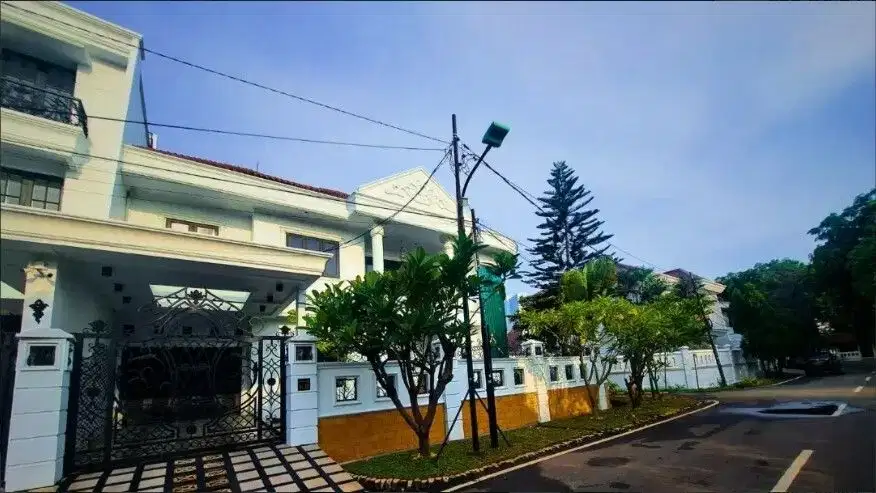 Jk311.Rumah Mewah Design Klasik Area Elit Jl. Kayu Putih, Pulo Gadung,