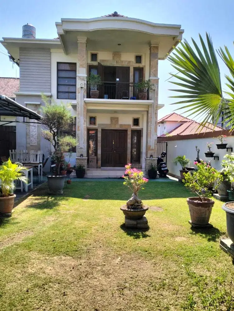 Dijual rumah lantai 2 full furnitur kawasan jl tukad badung renon