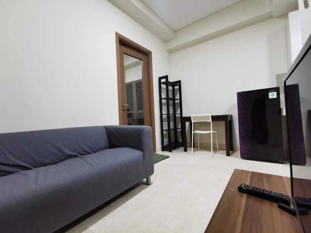 disewakan 1BR semi furnished Apt. Puri Orchard lt tinggi view pool