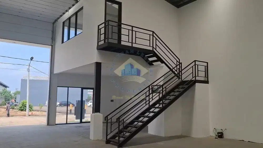 Gudang industri di jl raya narogong akses container 40 feet