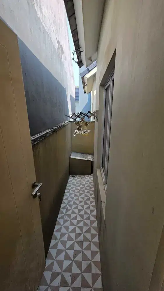 Dijual Rumah Sudah Renov Full Bangunan di Vanya Park