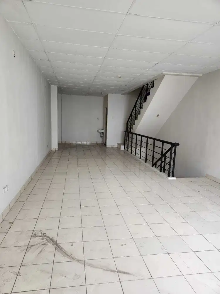 DIJUAL SUPER CEPAT UNIT LANGKA JARANG ADA  Ruko Golden Boulevard