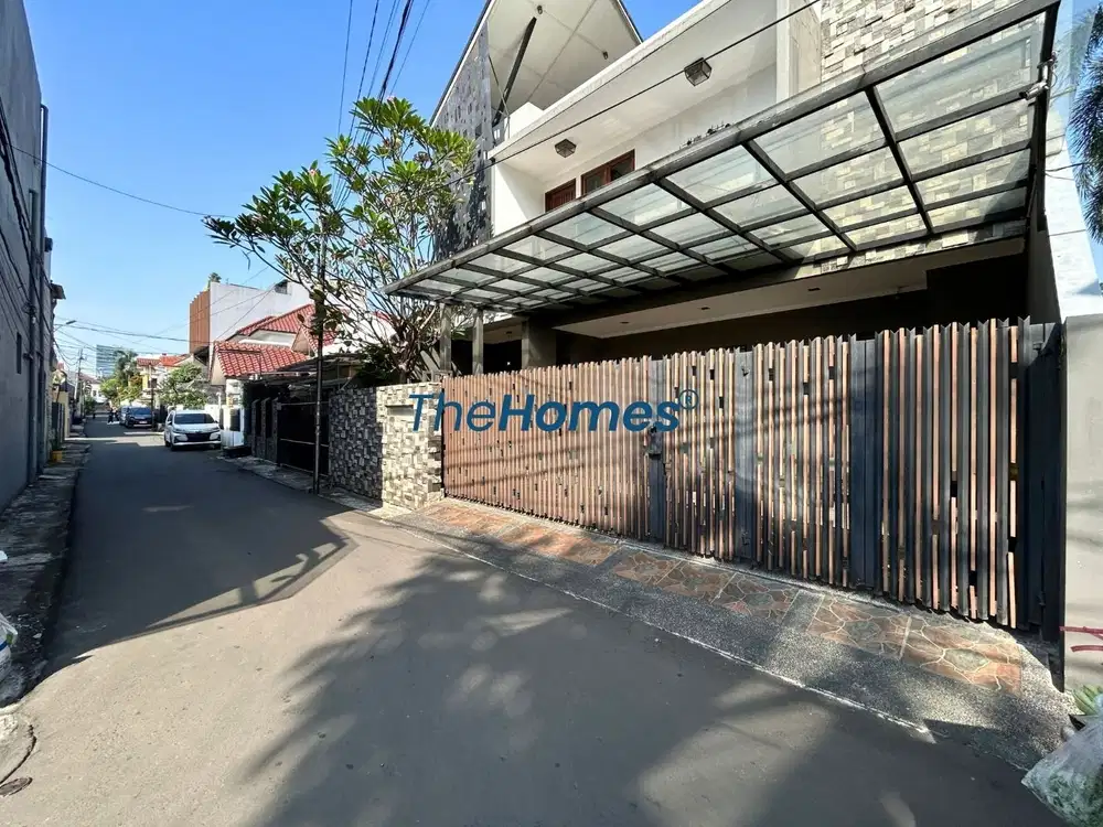 Rumah Modern Semi Furnished di Tebet, Jakarta Selatan