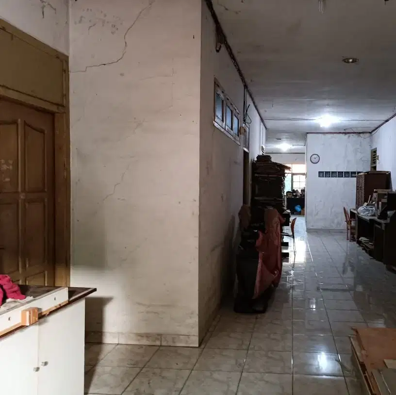 Dijual Rumah Luas lokasi strategis di Tanjung Duren Jakarta Barat