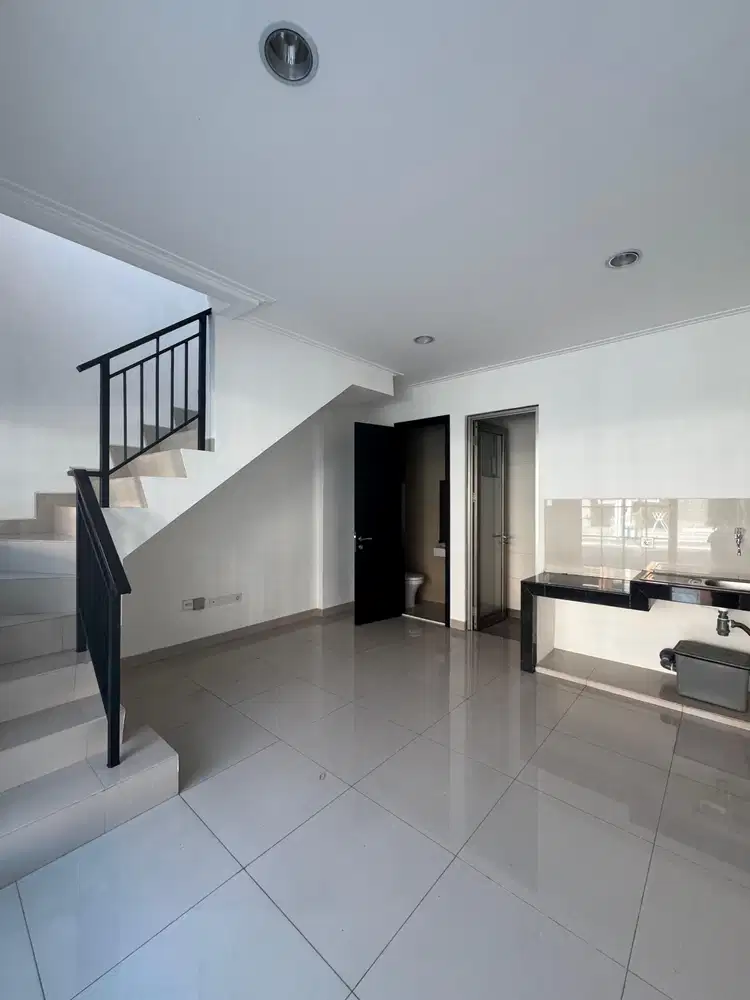 Disewakan Rumah Pik 2 Cluster Hawaii Uk 4.5x10 2lantai 2ac Murah