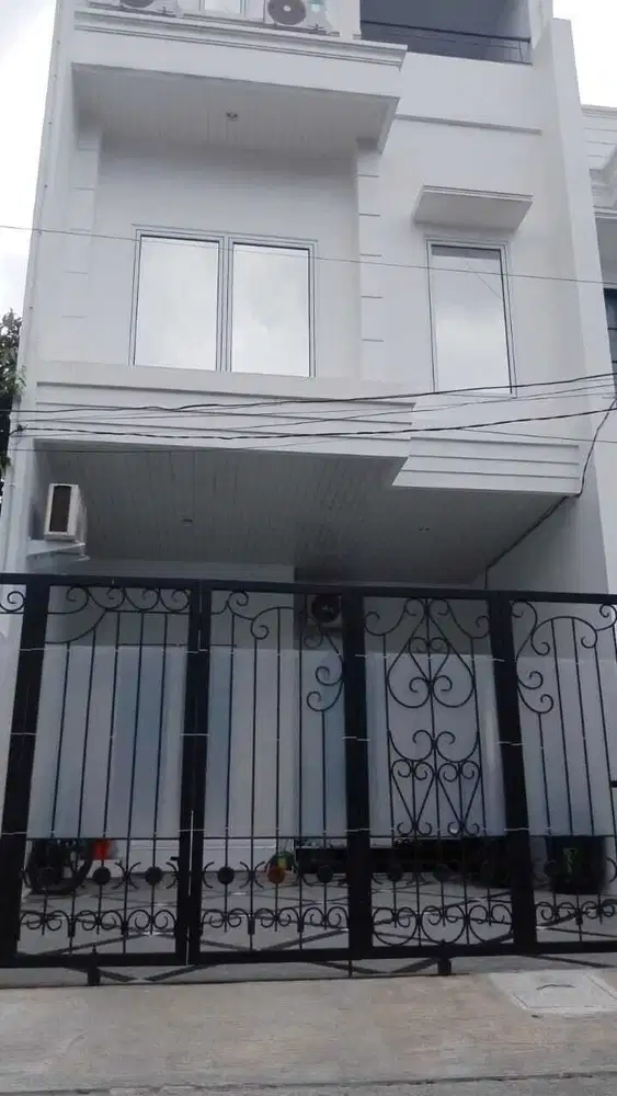 AC1 Rumah Mewah Cantik Full Furnished Rawamangun Jakarta Timur