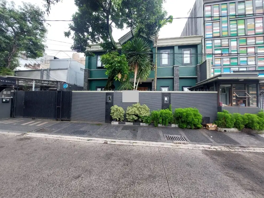 Dijual Rumah Besar Lokasi SANGAT STRATEGIS (Dekat MRT Cipete Raya)