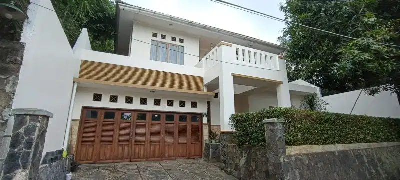 Dijual Rumah Bagus Siap Huni di Bintaro Sektor 5 -id