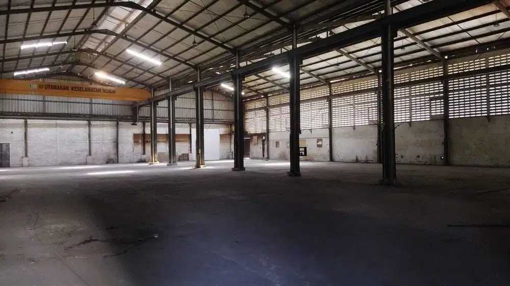 DISEWAKAN GUDANG PLUS KANTOR 2100 METER DAAN MOGOT AKSES KONTAINER