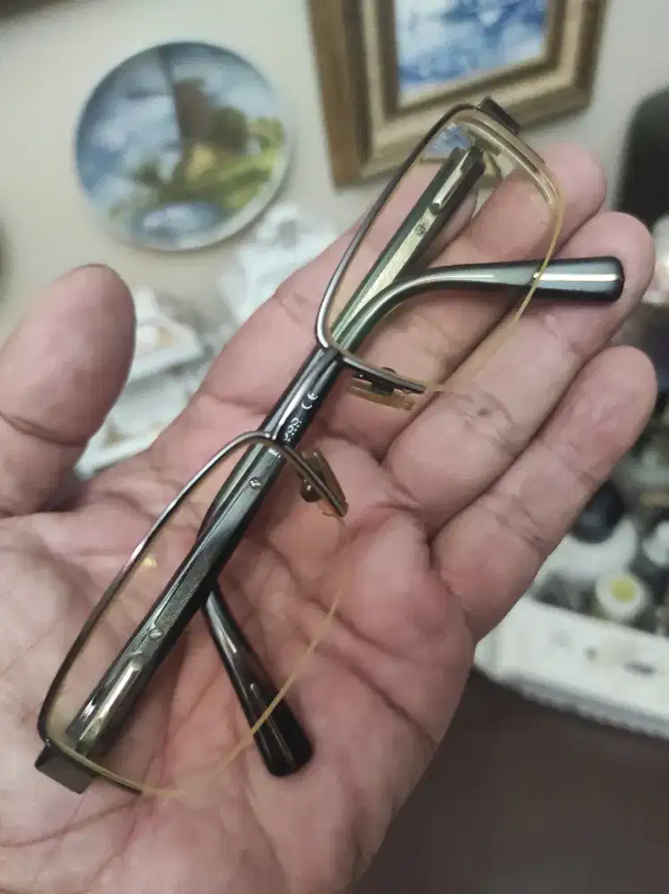 Antik kacamata baca merk Hugo boss orisinil mulus