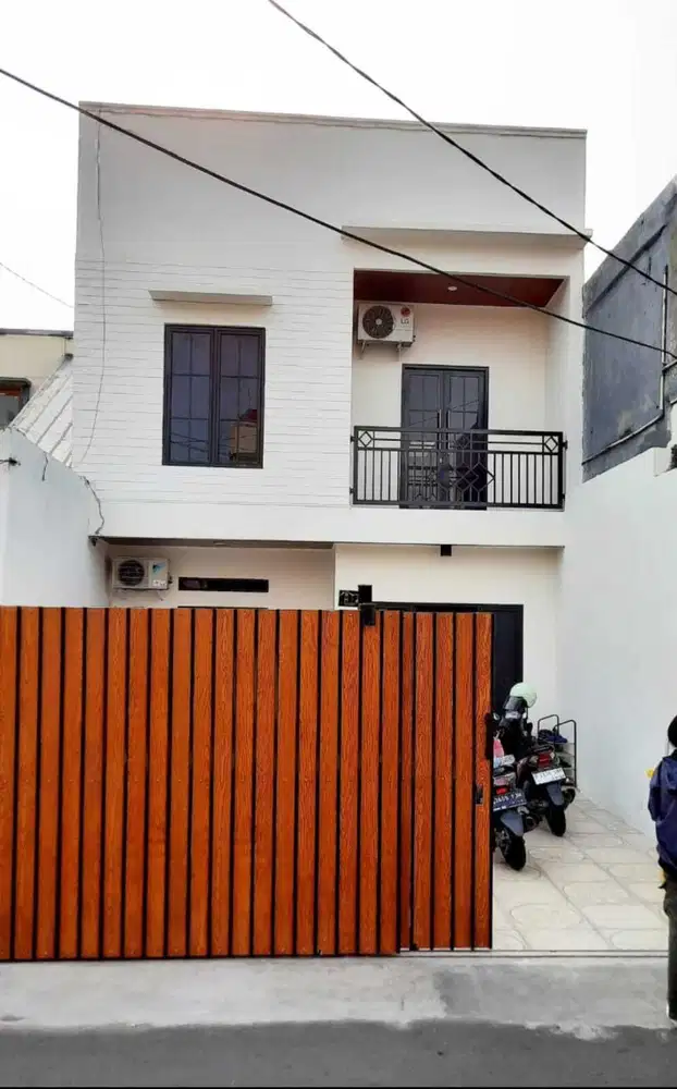 Rumah Single dalam komplek Pasar Minggu