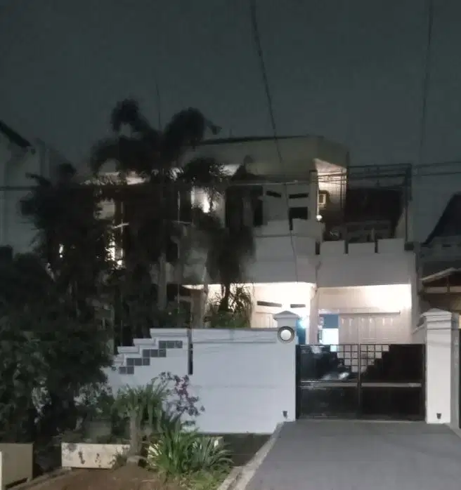Dijual Rumah Mewah Bagus Siap Huni di Pondok Indah