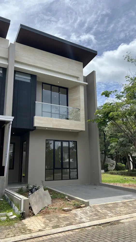 rumah bangunan mandiri & brandnew Vanya Park BSD city .