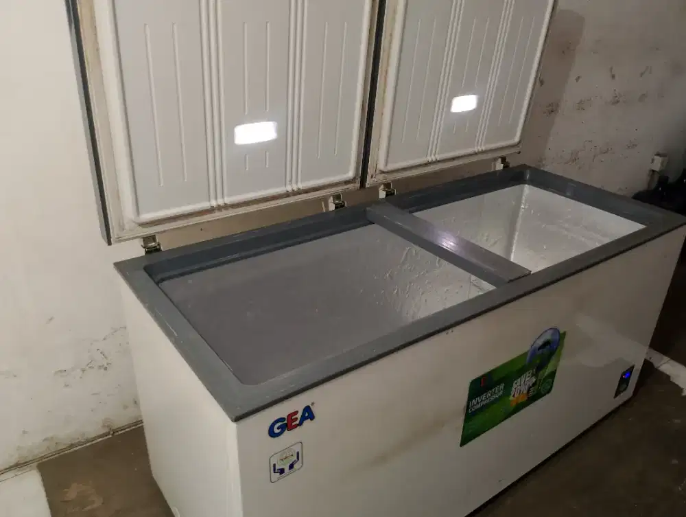 Freezer Box GEA 600 Liter Super Dingin Dan Beku Tinggal Pake Saja